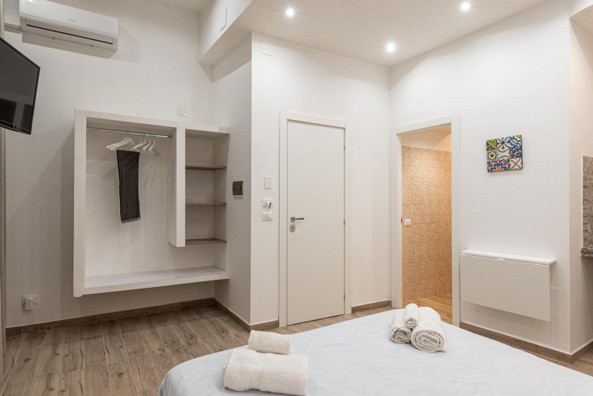 Quattro Canti Rooms Palermo Bagian luar foto